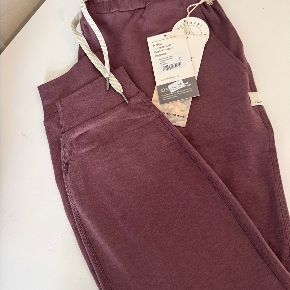 Vuori Elderberry Heather Performance Joggers NWT - image 1